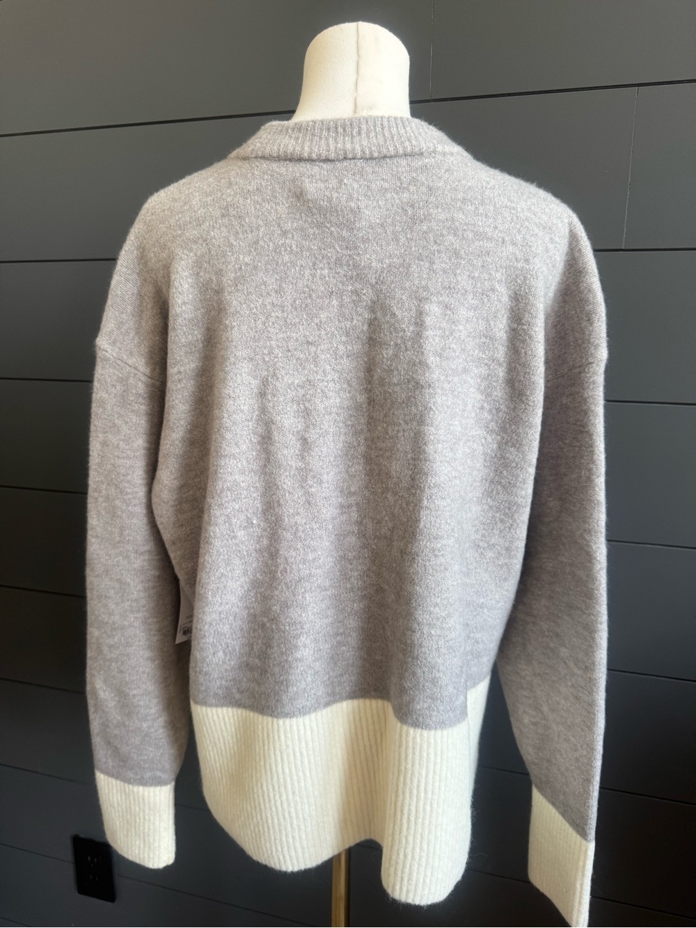 STYLUS Two-Tone Crewneck Sweater Gray & Cream Cozy Fall Winter Soft Block NWT - Picture 3 of 8